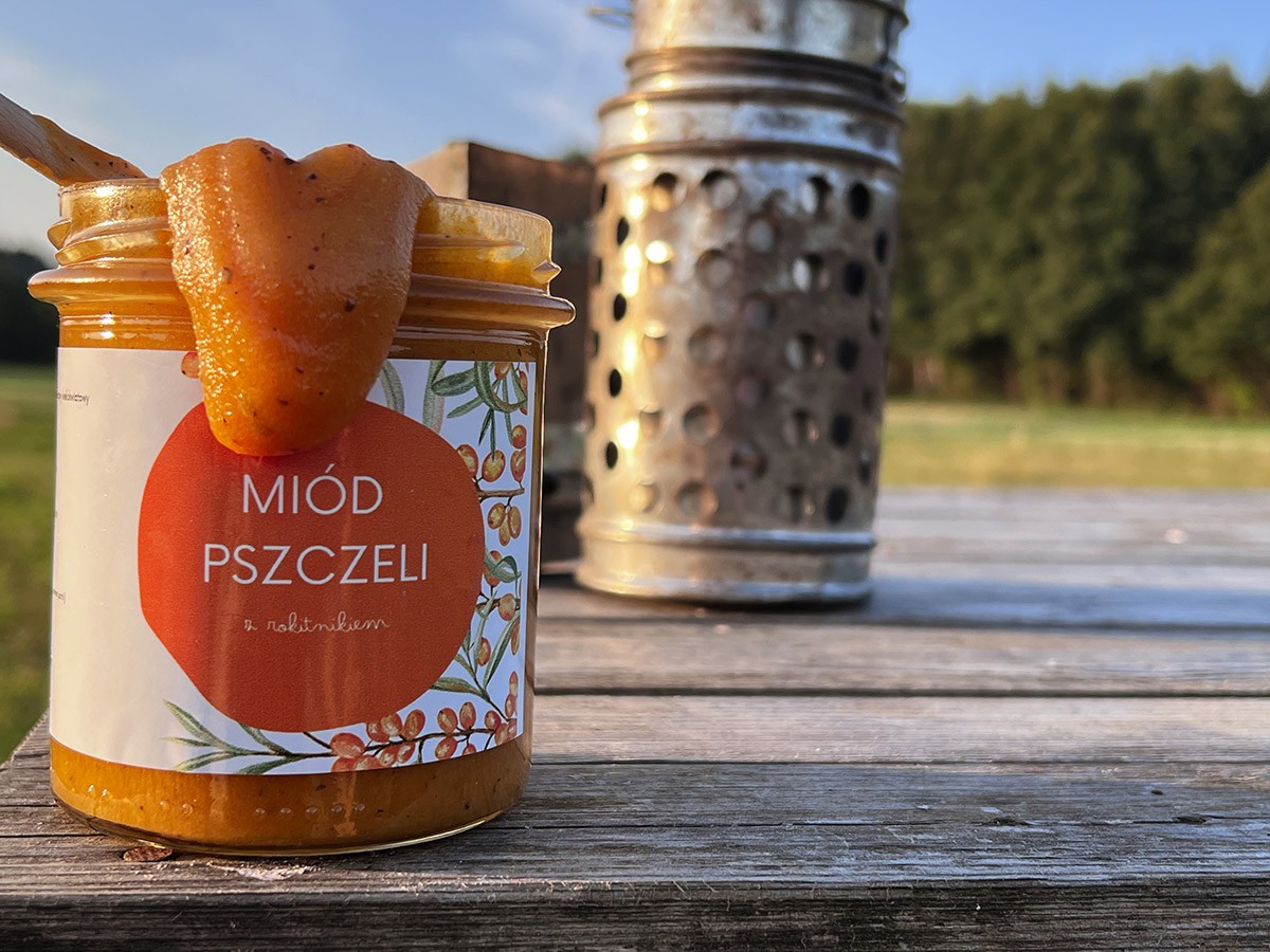 Miód z liofilizowanym rokitnikiem