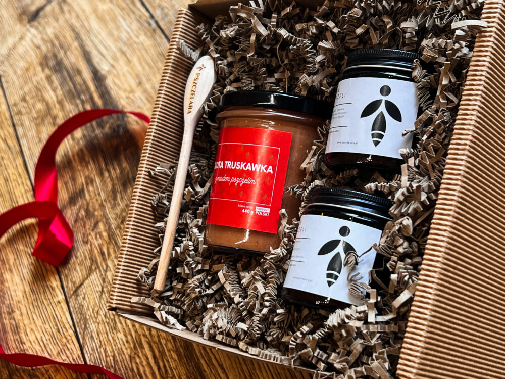 Zestaw świec z miodem z truskawkami